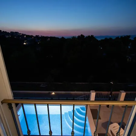 3 Bedroom Beautiful In Holiday home Sutivan