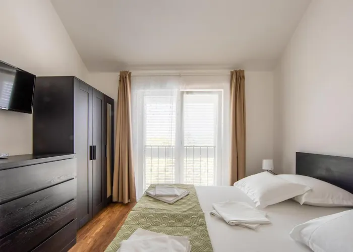 3 Bedroom Beautiful In Holiday home