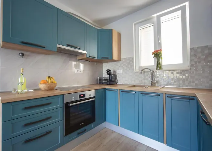 Holiday home 3 Bedroom Beautiful In Sutivan