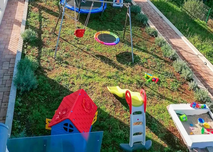 3 Bedroom Beautiful In Holiday home