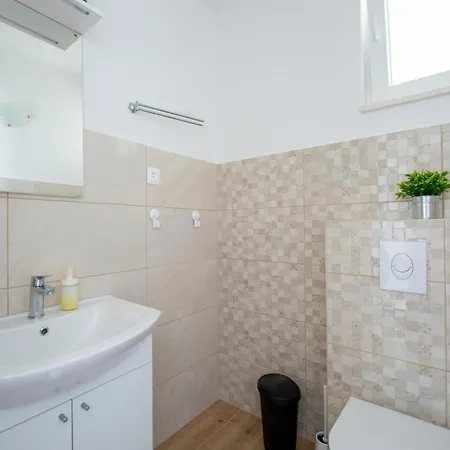 度假居 3 Bedroom Beautiful In 苏提万