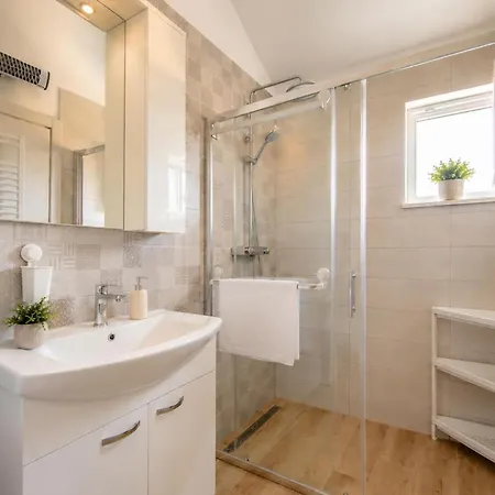 3 Bedroom Beautiful In Будинок відпочинку