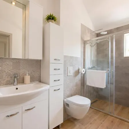3 Bedroom Beautiful In Dom wakacyjny *