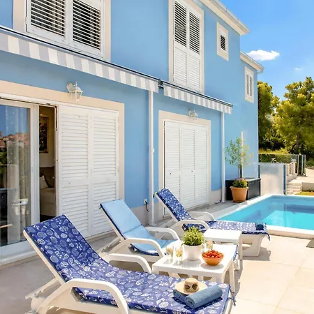 Holiday home 3 Bedroom Beautiful In *