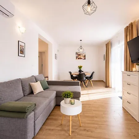 3 Bedroom Beautiful In Dom wakacyjny Sutivan