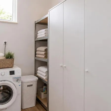 3 Bedroom Beautiful In Sutivan