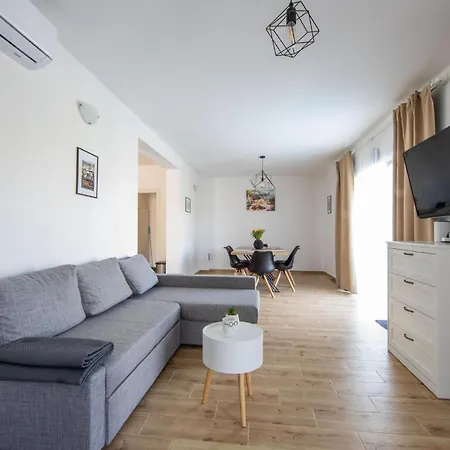 3 Bedroom Beautiful In Dom wakacyjny *